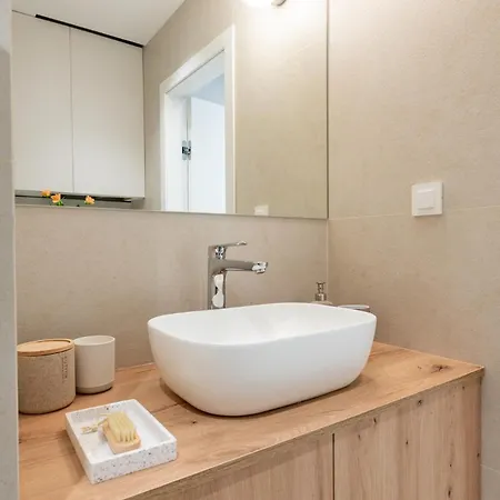 Trubarjeva Apartment *