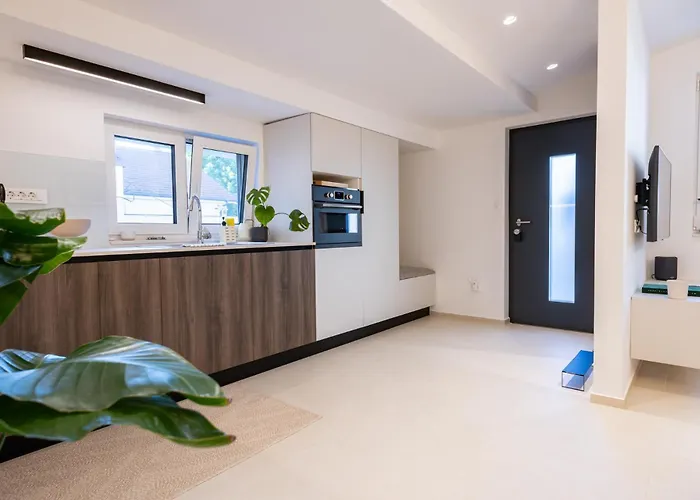 Trubarjeva * Ljubljana